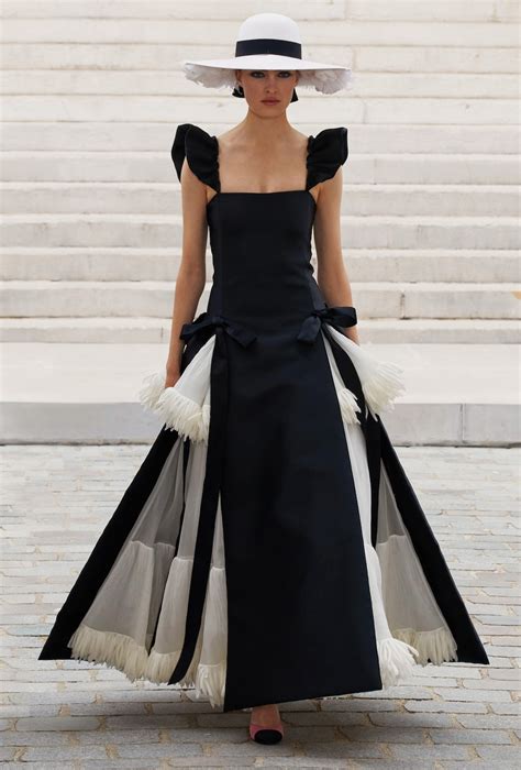 prix robe chanel haute couture|chanel fashion trends.